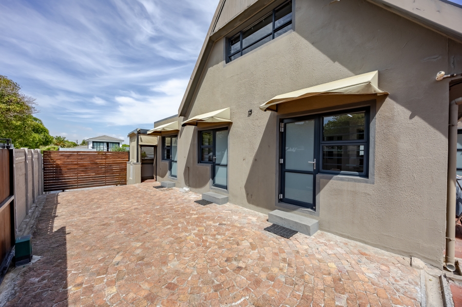 6 Bedroom Property for Sale in Flamingo Vlei Western Cape